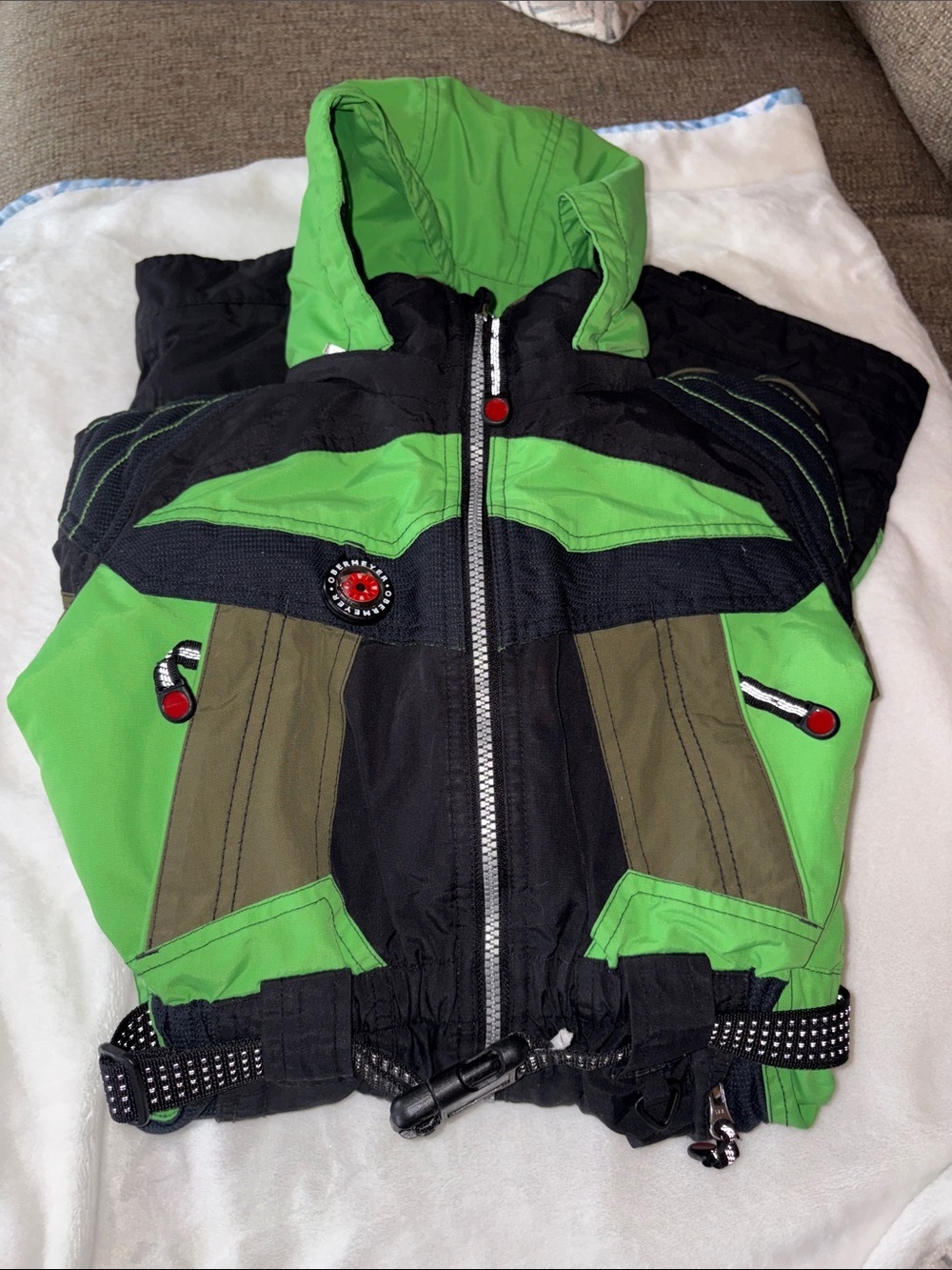 Obermeyer Kids' Extreme Explorer One-Piece Snowsuit 4 Gently Loved - Picture 13 of 13